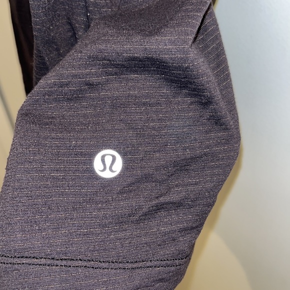 💛 bundle for $22-Lululemon black top with bra - Picture 5 of 5